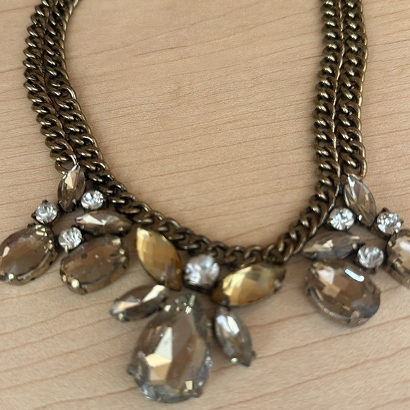 Gold, Jeweled Necklace with adjustable chain. - Picture 2 of 5